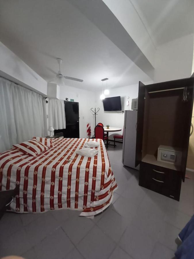 Apartamentos Willy - En Zona Residencial Con Estacionamiento Mendoza Eksteriør bilde