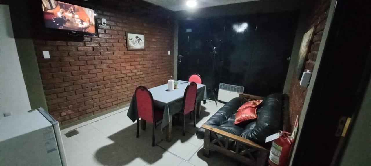 Apartamentos Willy - En Zona Residencial Con Estacionamiento Mendoza Eksteriør bilde