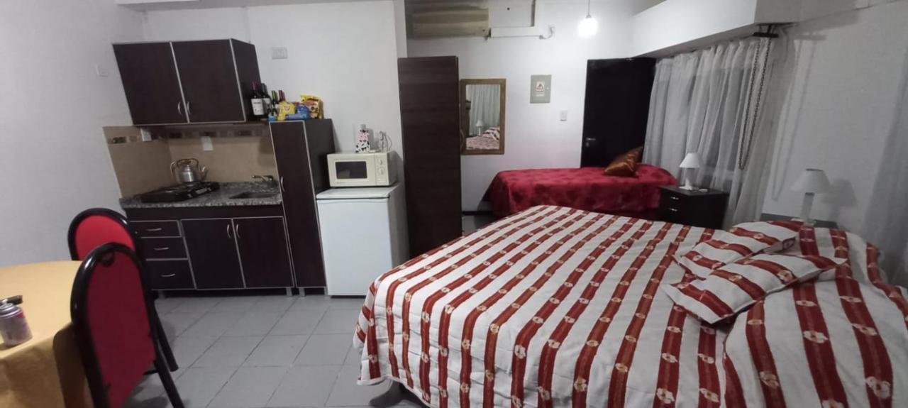 Apartamentos Willy - En Zona Residencial Con Estacionamiento Mendoza Eksteriør bilde