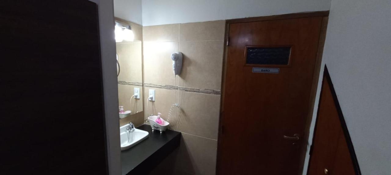 Apartamentos Willy - En Zona Residencial Con Estacionamiento Mendoza Eksteriør bilde